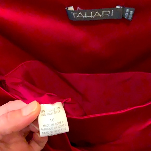Tahari Stunning  Red Dress new condition - Picture 6 of 6